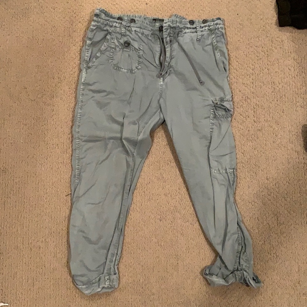 Closed army green tie waist capris